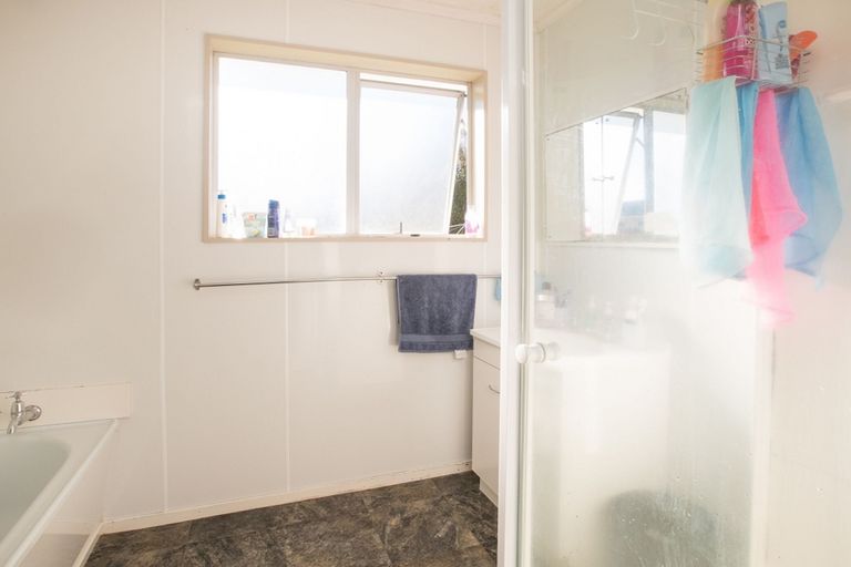 Photo of property in 19 Mokau Place, Terrace End, Palmerston North, 4410