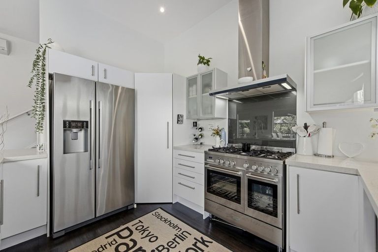 Photo of property in 19 Cosgrove Rise, Riverstone Terraces, Upper Hutt, 5018