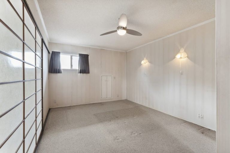 Photo of property in 4 Honey Place, Weymouth, Auckland, 2103