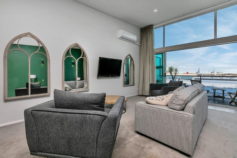 Photo of property in Shed 20 Princes Wharf Apartments, 48a/139 Quay Street, Auckland Central, Auckland, 1010