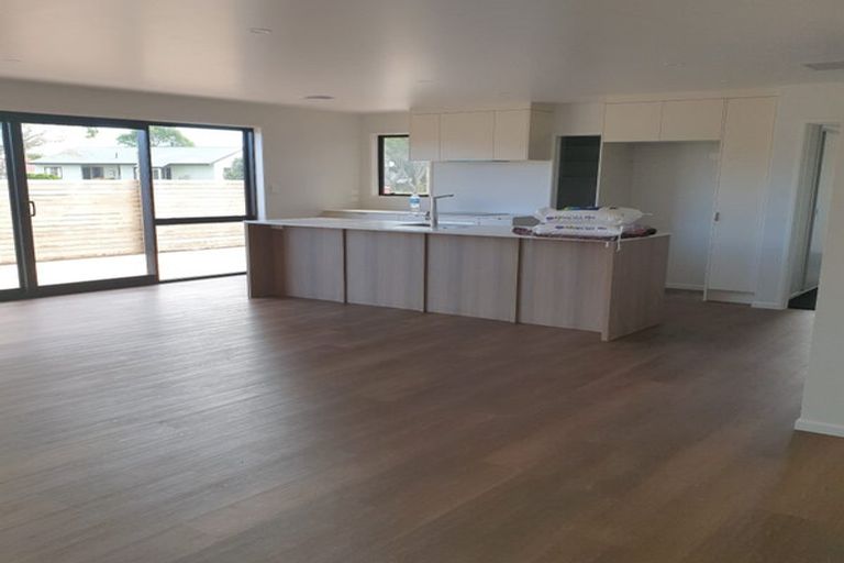 Photo of property in 93a Sandspit Road, Waiuku, 2123