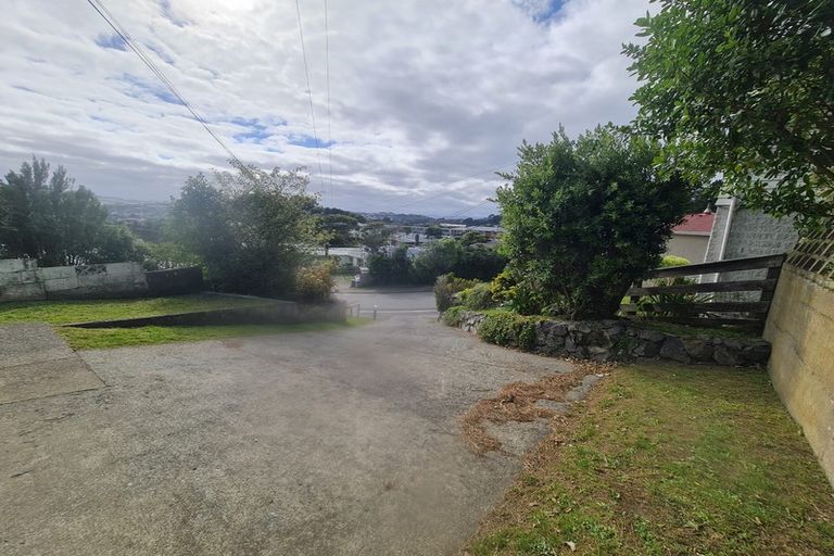 Photo of property in 28 Arapiko Street, Johnsonville, Wellington, 6037