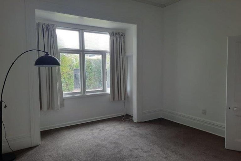 Photo of property in 56 Aikmans Road, Merivale, Christchurch, 8014