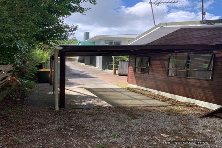 Photo of property in 1/7 Waverley Avenue, Glenfield, Auckland, 0629