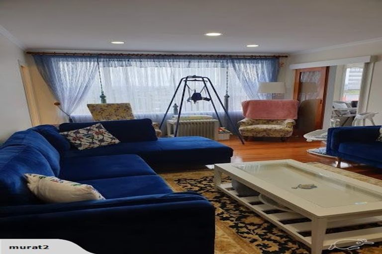 Photo of property in 16 Turville Crescent, Newlands, Wellington, 6037