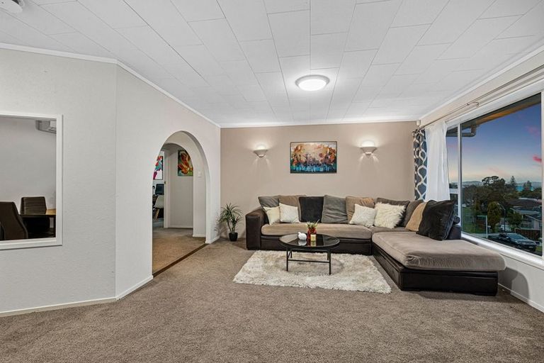 Photo of property in 4 Rehia Road, Massey, Auckland, 0614