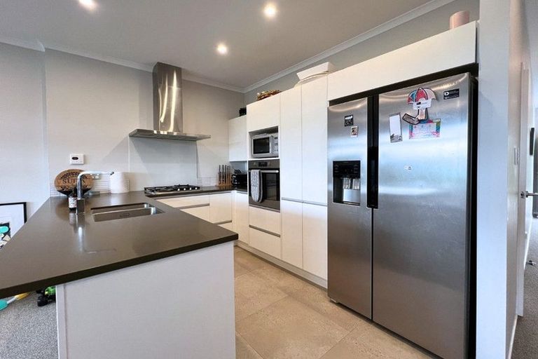 Photo of property in 14a Dida Park Drive, Kumeu, 0810