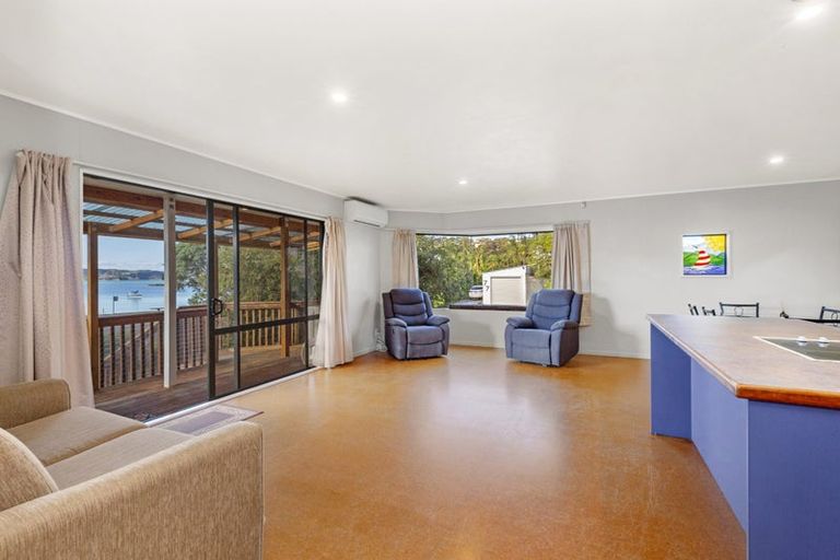 Photo of property in 50 Lorenzen Bay Road, Raglan, 3225