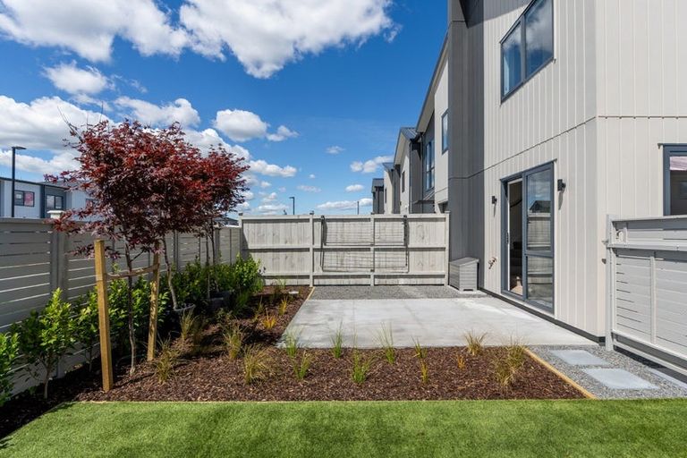 Photo of property in 11 Noel Hayden Street, Takanini, 2112