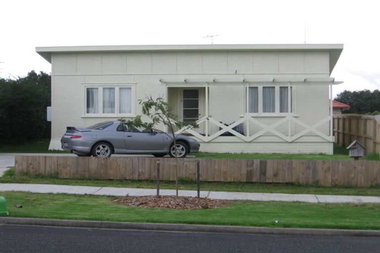 Photo of property in 11 Seddon Avenue, Papatoetoe, Auckland, 2104