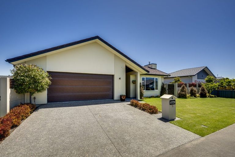 Photo of property in 19 Kapiti Drive, Poraiti, Napier, 4112
