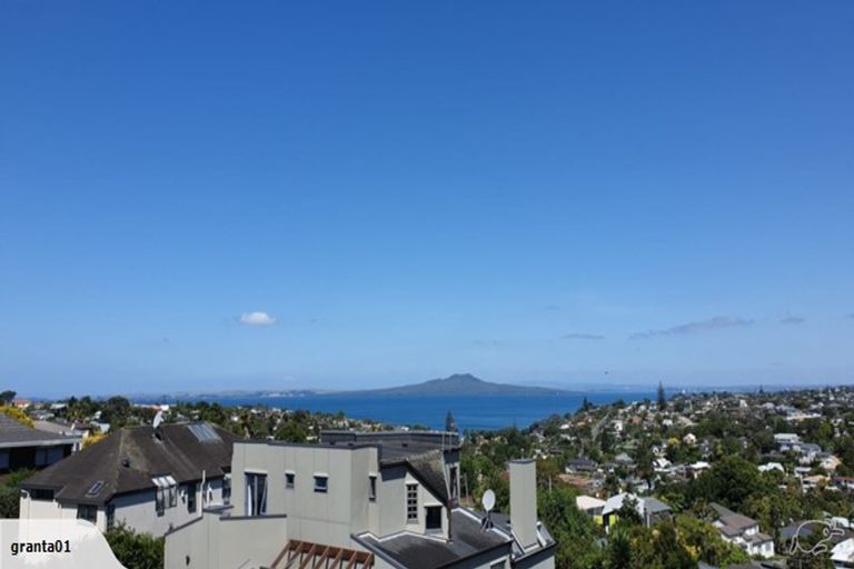 Photo of property in 34 Knights Road, Rothesay Bay, Auckland, 0630
