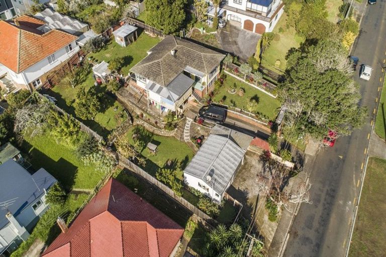 Photo of property in 35 Ryburn Road, Mount Wellington, Auckland, 1062