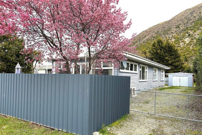 Photo of property in 77 Bledisloe Street, Kurow, 9435