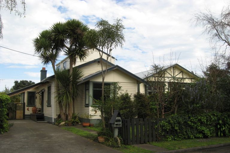 Photo of property in 6 Cavell Place, Gonville, Whanganui, 4501