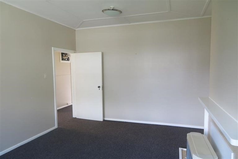 Photo of property in 64 Oxford Terrace, Epuni, Lower Hutt, 5011
