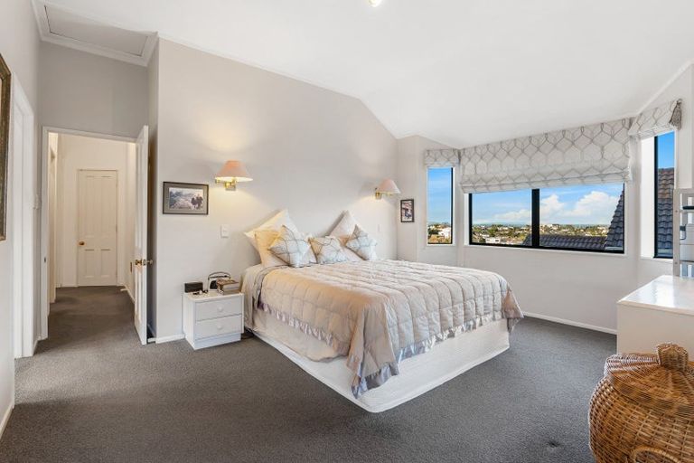 Photo of property in 28 Bellbird Rise, Murrays Bay, Auckland, 0630