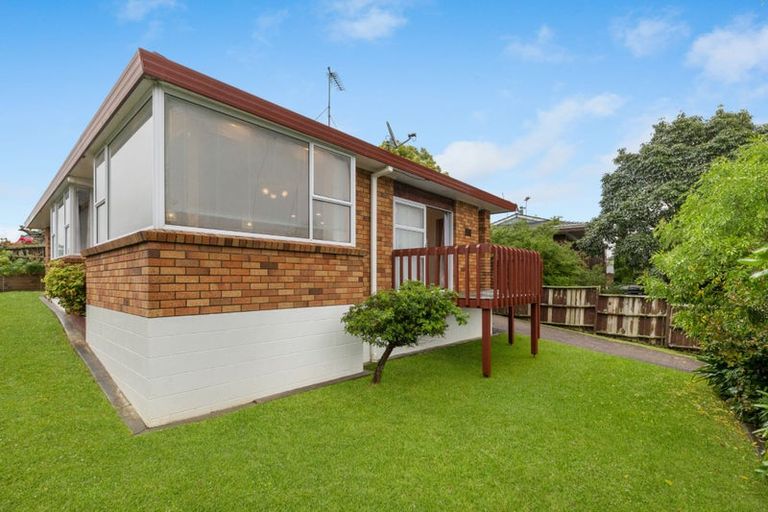 Photo of property in 33a Kirby Street, Glendene, Auckland, 0602