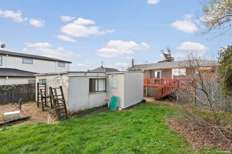 Photo of property in 36 Archibald Road, Kelston, Auckland, 0602