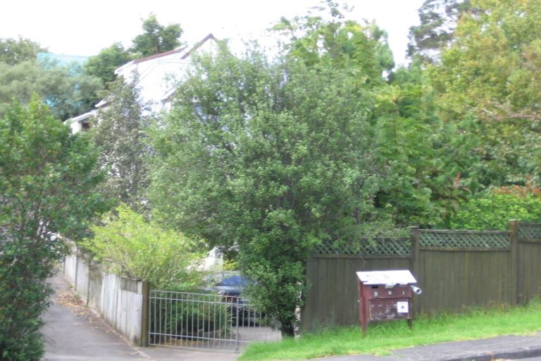 Photo of property in 2/15 Gazelle Avenue, Beach Haven, Auckland, 0626