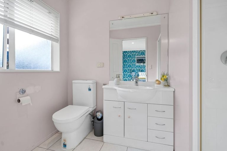 Photo of property in 27 Richfield Crescent, Westgate, Auckland, 0614