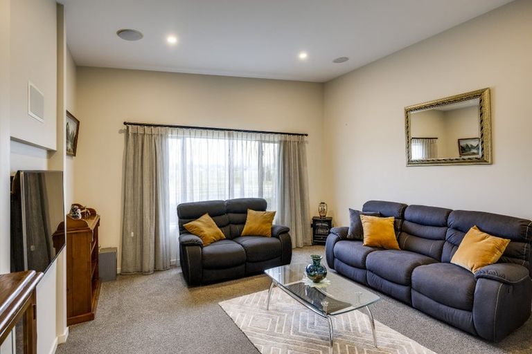 Photo of property in 52 Orotu Drive, Poraiti, Napier, 4112