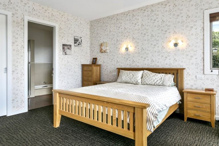 Photo of property in 1/13 Scenic Heights, Acacia Bay, Taupo, 3330