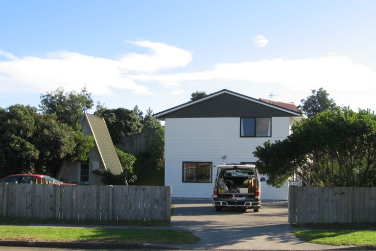 Photo of property in 157 Tutere Street, Waikanae Beach, Waikanae, 5036