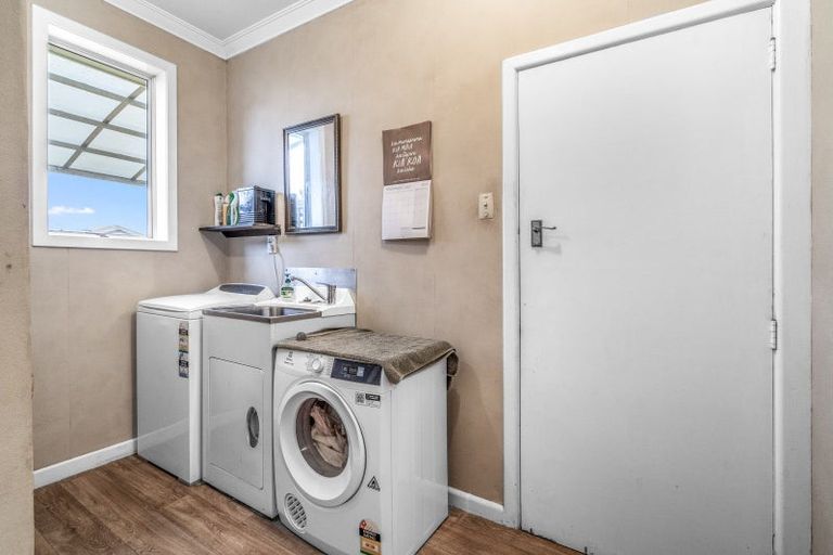 Photo of property in 28 Church Street, Winton, 9720