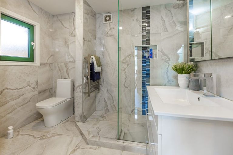 Photo of property in 10 St Elmo Rise, Shamrock Park, Auckland, 2016