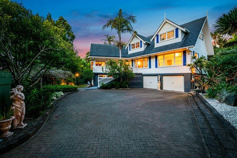 Photo of property in 32 Deane Avenue, Titirangi, Auckland, 0604