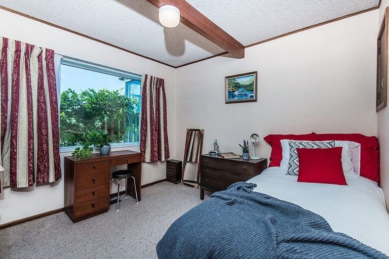 Photo of property in 8 John Sims Drive, Broadmeadows, Wellington, 6035