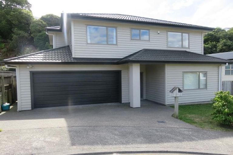 Photo of property in 15 Wantwood Grove, Churton Park, Wellington, 6037