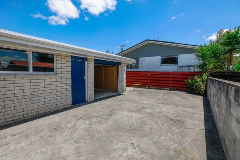 Photo of property in 2 Newcastle Road, Dinsdale, Hamilton, 3204