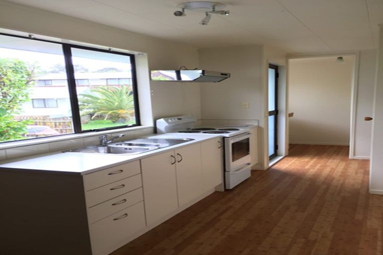 Photo of property in 60 Lavelle Road, Henderson, Auckland, 0612