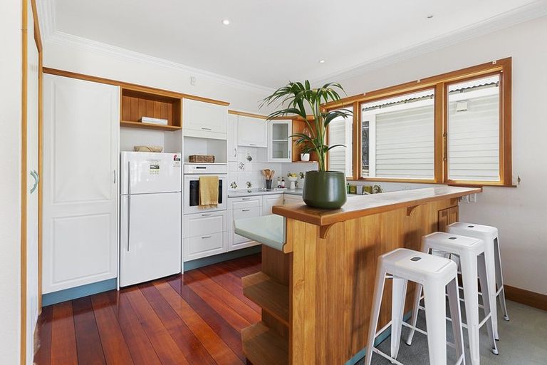 Photo of property in 8 Strathavon Road, Miramar, Wellington, 6022