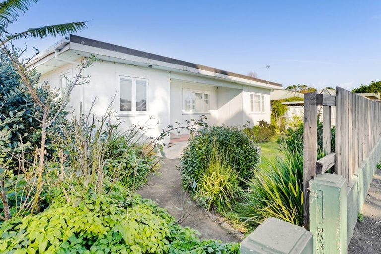 Photo of property in 359 Saint Aubyn Street, Moturoa, New Plymouth, 4310