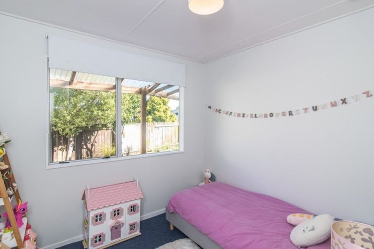 Photo of property in 5 Hookway Grove, Paraparaumu, 5032