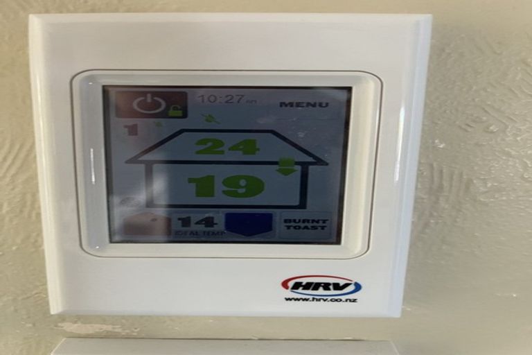 Photo of property in 154 Mark Avenue, Grenada Village, Wellington, 6037