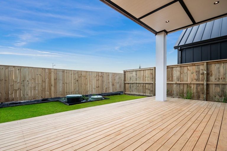 Photo of property in 6 Coopworth Street, Karaka, 2580