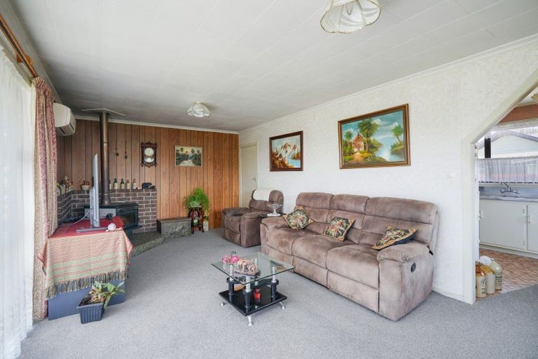 Photo of property in 42 Aloway Street, Wallacetown, 9816