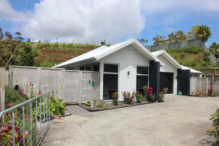 Photo of property in 17a Heta Road, Highlands Park, New Plymouth, 4312