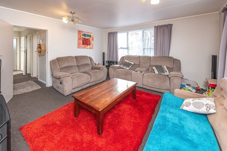 Photo of property in 36 Gibbons Crescent, Castlecliff, Whanganui, 4501