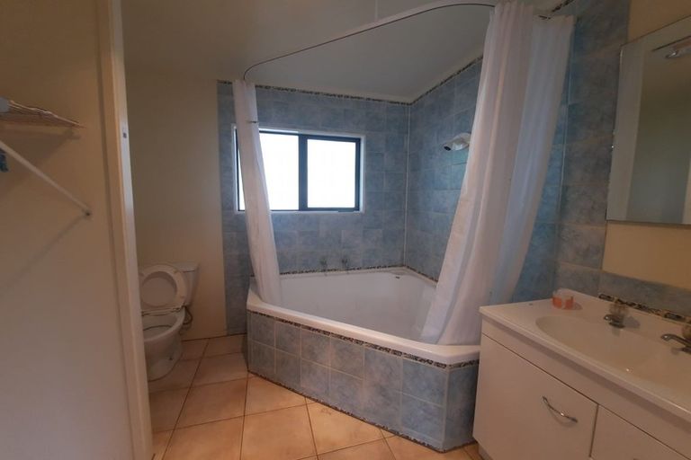 Photo of property in 1/51d Forest Road, Henderson, Auckland, 0612