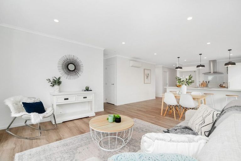 Photo of property in 1 Hauhake Lane, Omokoroa, 3114