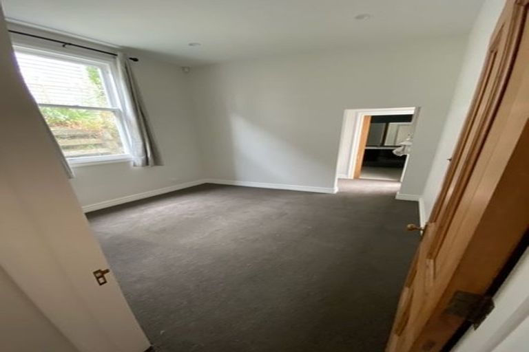 Photo of property in 68 Northland Road, Northland, Wellington, 6012