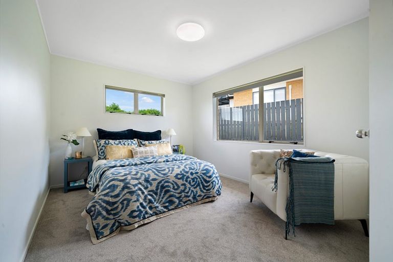 Photo of property in 5 Retreat Drive, Mangere, Auckland, 2022