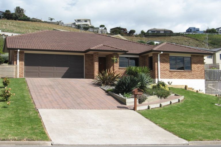 Photo of property in 15 Bateleur Close, Welcome Bay, Tauranga, 3112