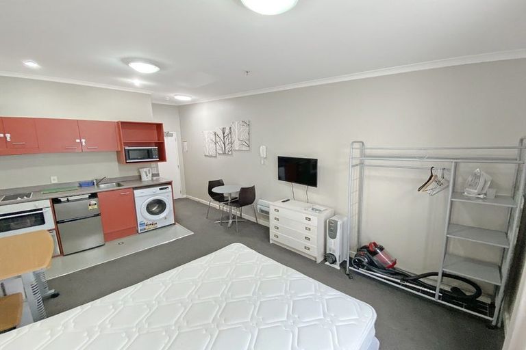 Photo of property in Aitken Street Apartments, 704/5 Aitken Street, Thorndon, Wellington, 6011