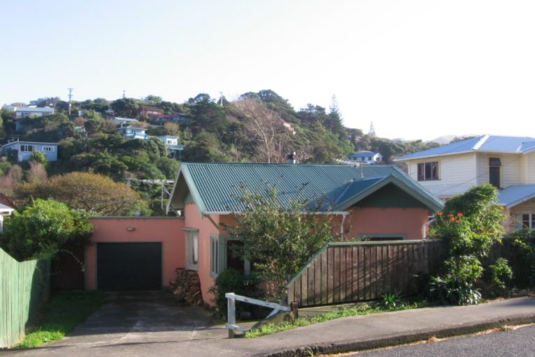 Photo of property in 15 Cluny Road, Plimmerton, Porirua, 5026